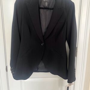 Inc blazer black
Professional business
1 front button. 2 side pockets